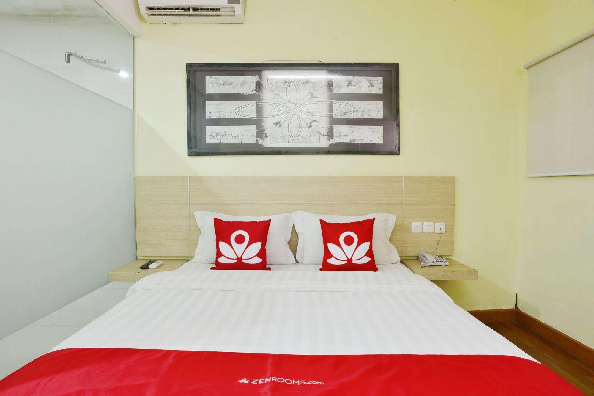 Zen Rooms Rujia Pecenongan Джакарта Экстерьер фото