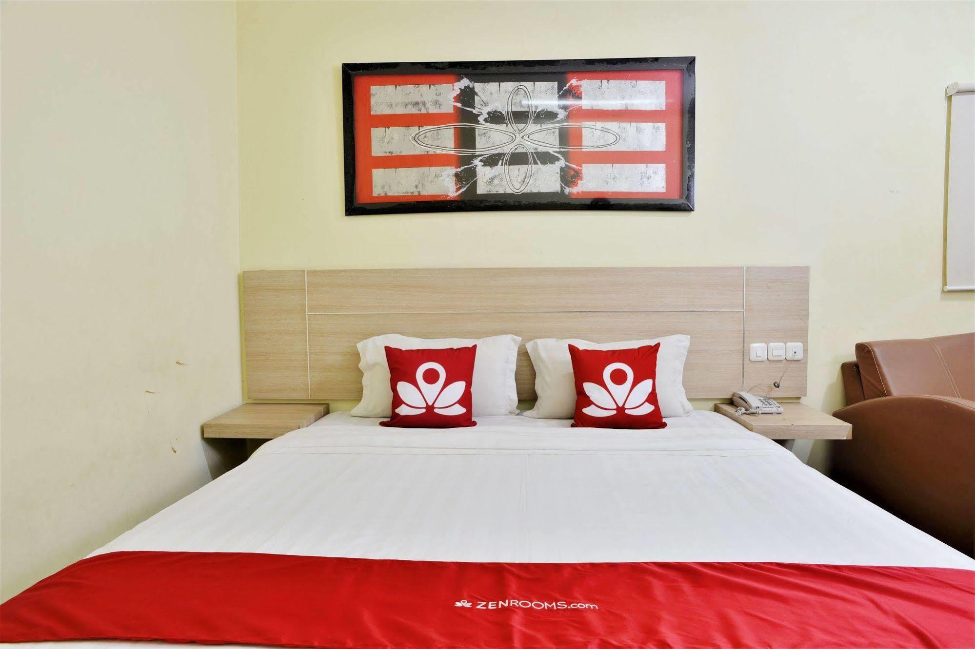 Zen Rooms Rujia Pecenongan Джакарта Экстерьер фото