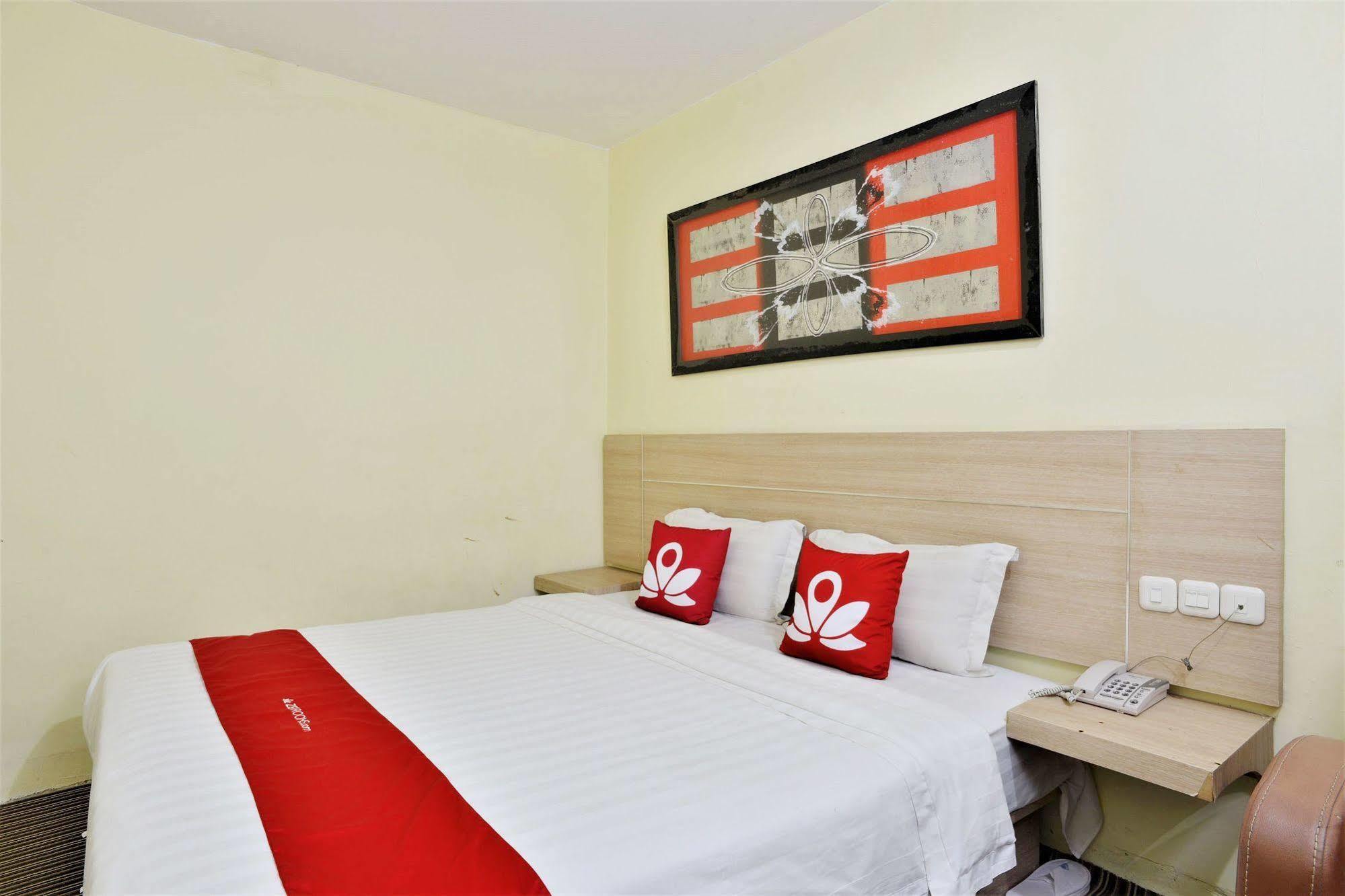Zen Rooms Rujia Pecenongan Джакарта Экстерьер фото