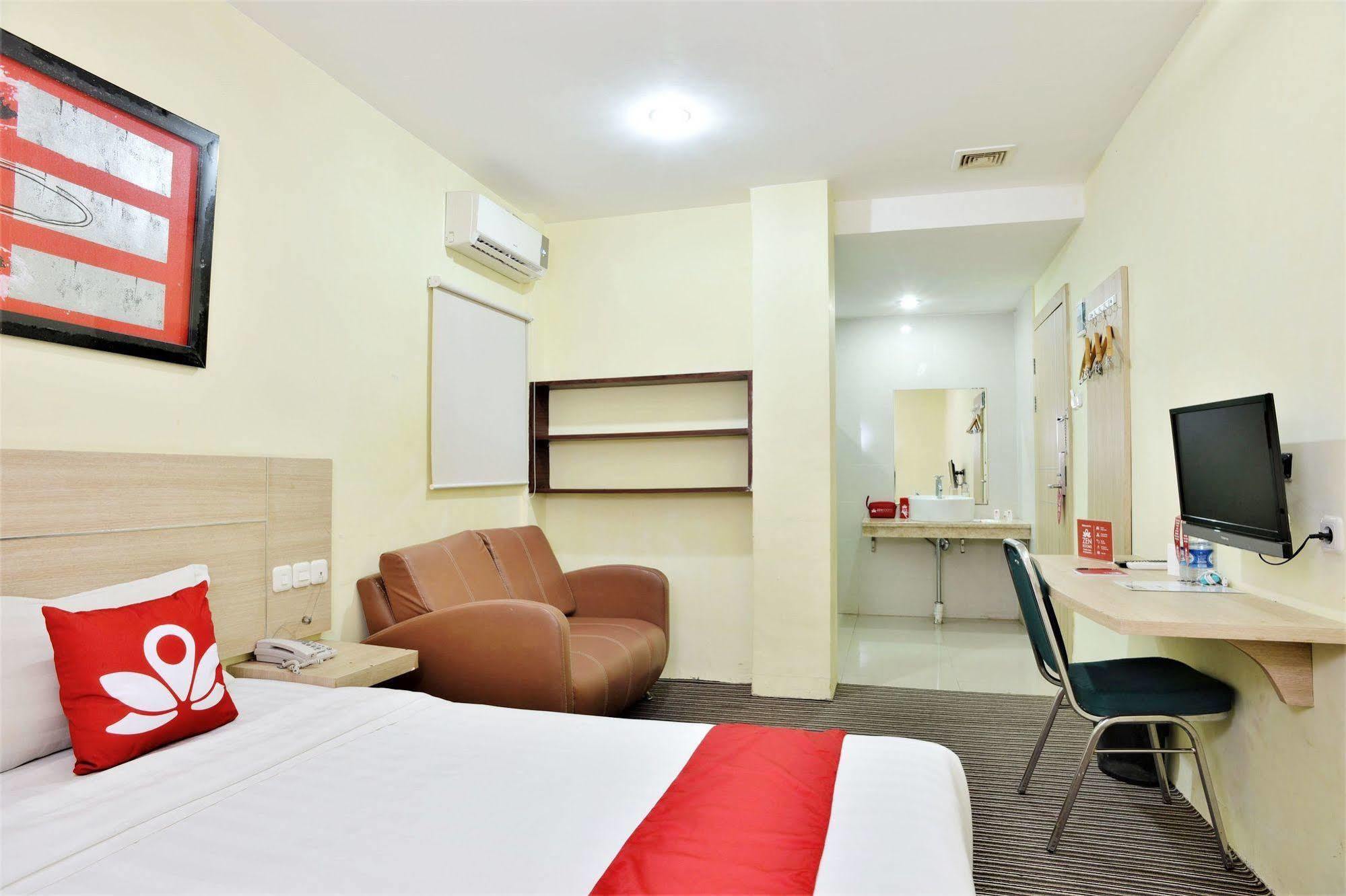 Zen Rooms Rujia Pecenongan Джакарта Экстерьер фото